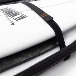 OCEAN AND EARTH Hypa 3 Compact Shortboard Travel Cover - Khaki -STM online Shop HYPA detail Internal Compression Straps 24 A 720x 29bd6394 7c93 43dc 9e4b 0938c3349d4d